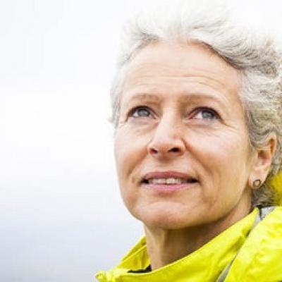 Duy trì tốc độ trao đổi chất sau mãn kinh với Estogen và vitamin D